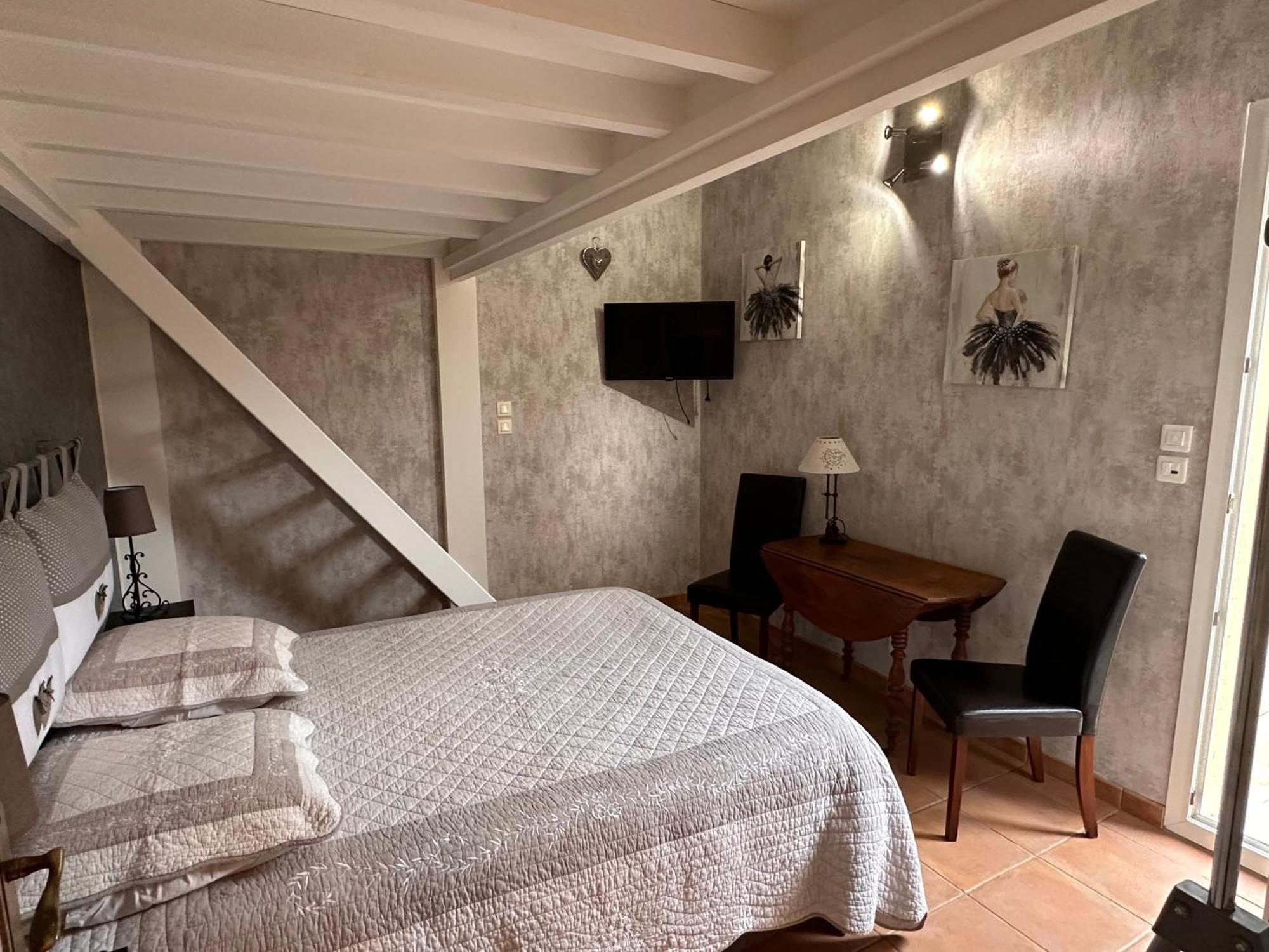 Beau Ciel Apartment Chateauneuf-de-Gadagne Exterior photo